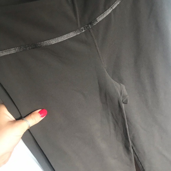Lululemon Brown Stretchy Yoga Pants - Picture 6 of 12
